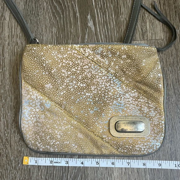 Bryna Nicole Handbags - Bryna Nicole crossbody bag